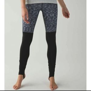 Lululemon | Wunder Under Yoga Pants Stirrup Dramatic Static White Black Size 10